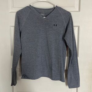 Under Armour heathered grey long sleeve shirt